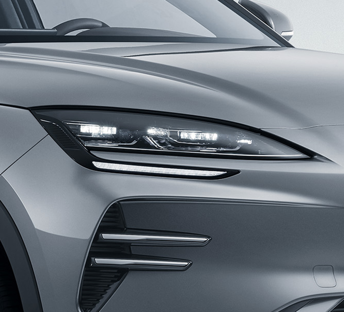 波光粼影组合大灯